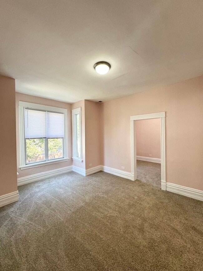 Building Photo - 4153 W Wabansia Ave