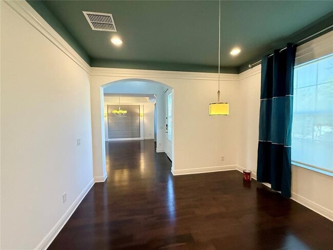 Building Photo - 10701 Laurel Vista Way