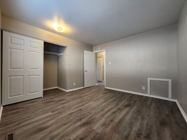 Building Photo - 78 Scotland Rd