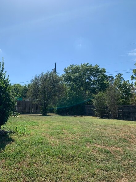 Building Photo - 307 Eichelberger Dr