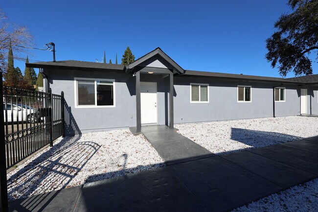 Building Photo - 761 Almond St