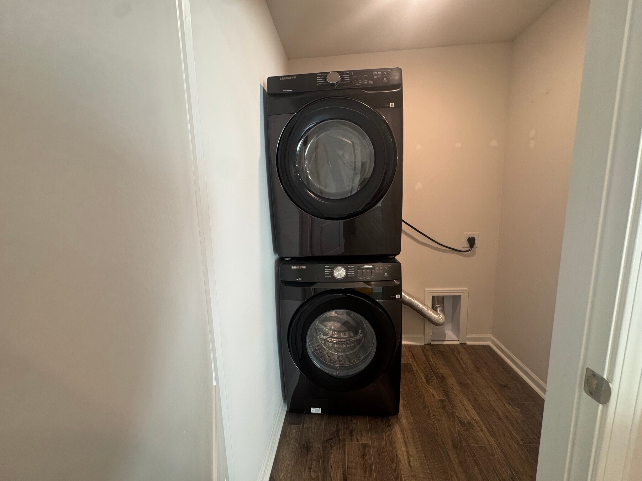 Building Photo - 84 Malcolm Ct