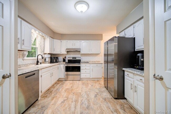 Building Photo - 132 Proctor Rd