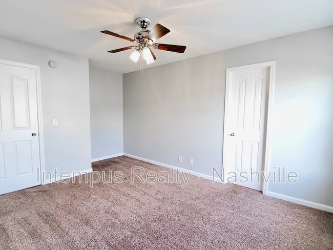 Building Photo - 325 Shoshone Pl