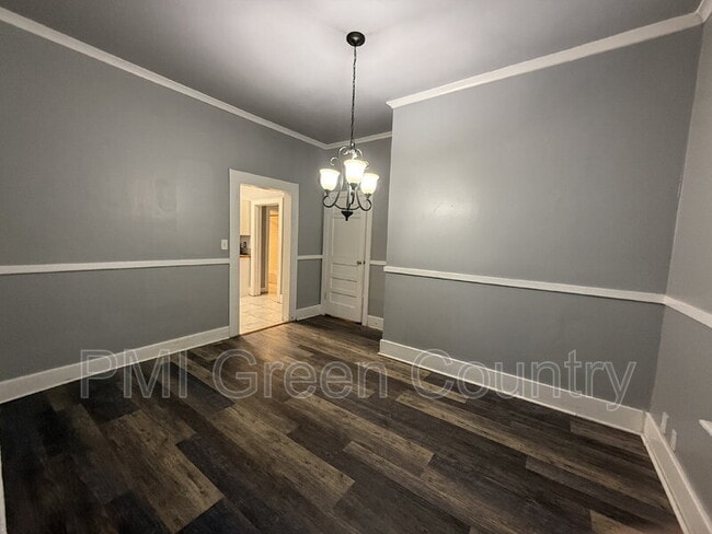 Building Photo - 1313 W Newton St