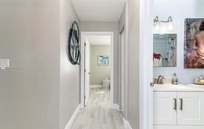 Building Photo - 221 C St