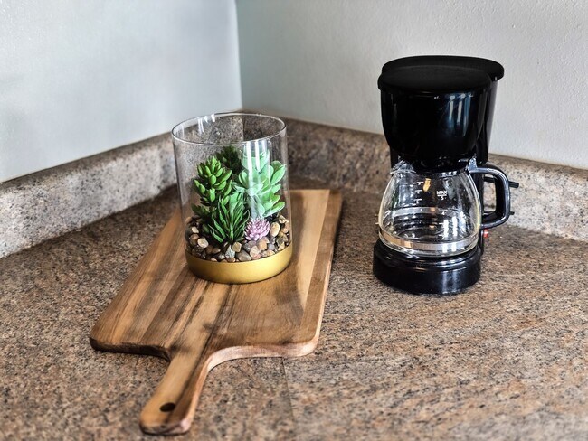 Building Photo - Old Airport Road 4751-VS