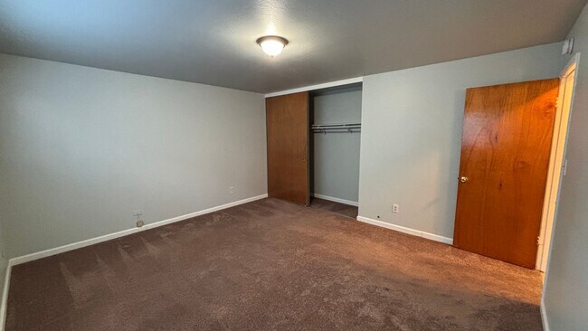 Building Photo - P01614