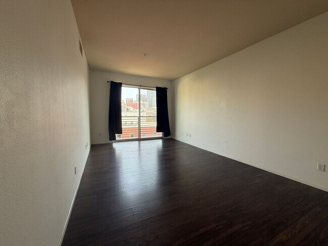 Building Photo - Downtown Condo in the Heart of San Diego!
