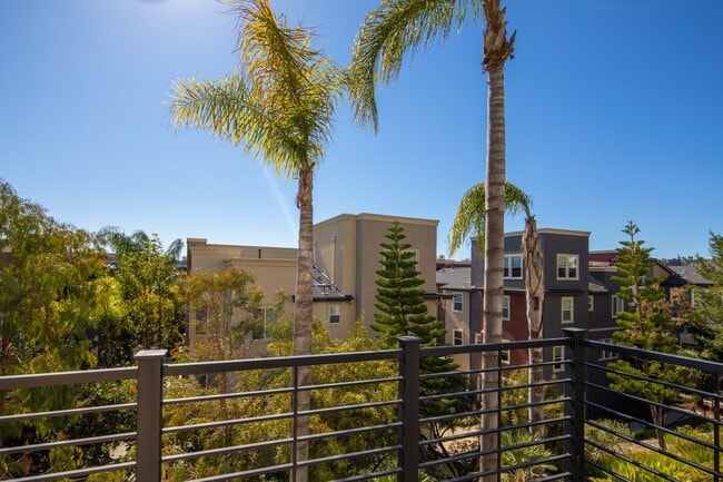 Building Photo - Resort Style 2BD Townhome in Origen at Civ...
