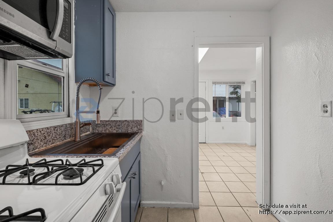 Building Photo - 1323 Monterey Ave