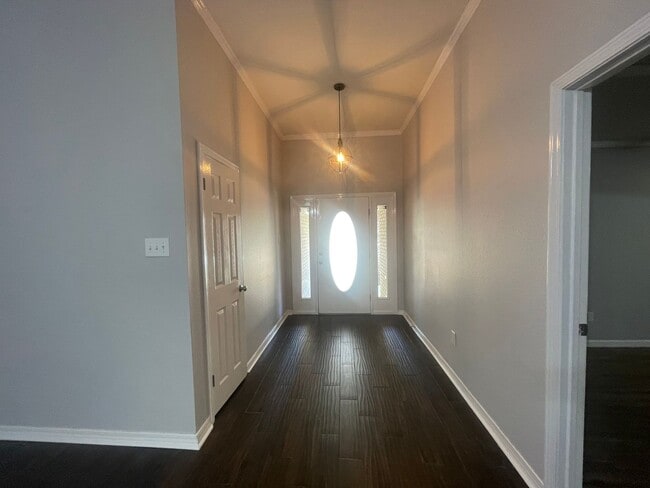 Building Photo - Haughton Beauty with Bonus Room
