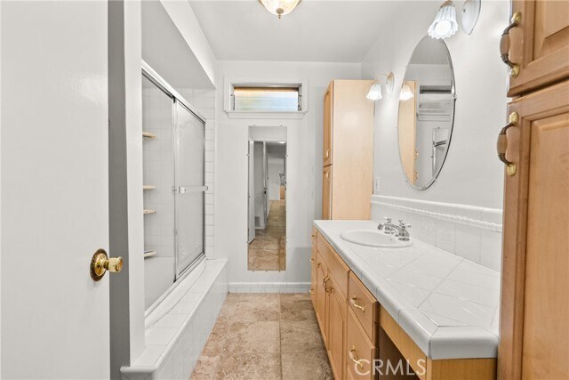 Building Photo - 10561 Alskog St