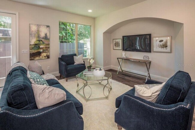 Building Photo - Santa Barbara-style Duplex
