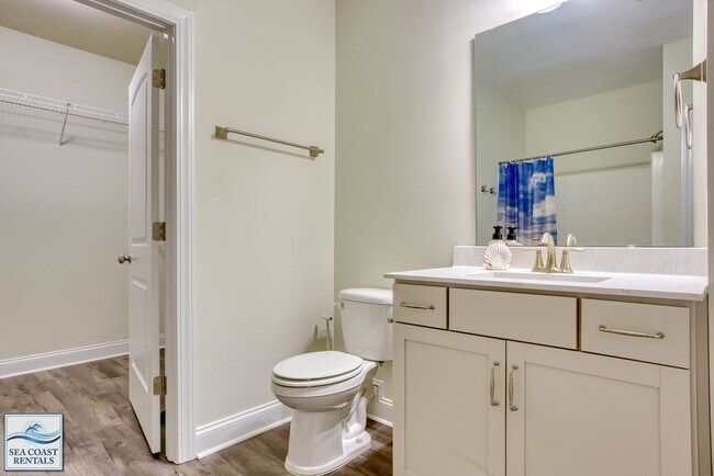 Building Photo - 2 Bedroom 2 bath furnished home - Long Term Minimum 3 month (91 days) flexible terms - Surf City
