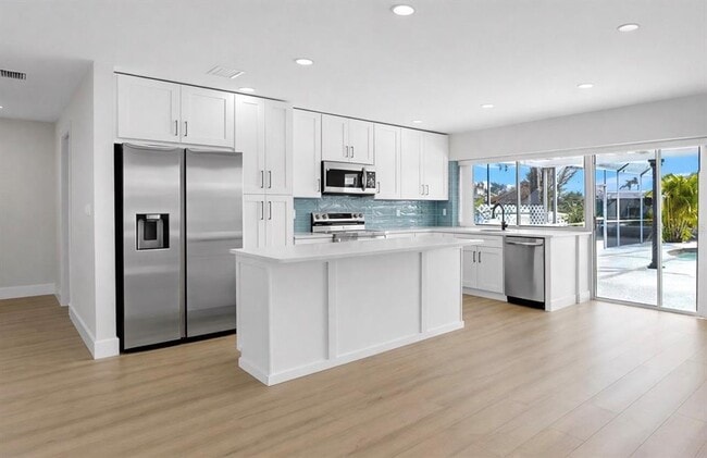 Building Photo - 6511 Santiago Ct