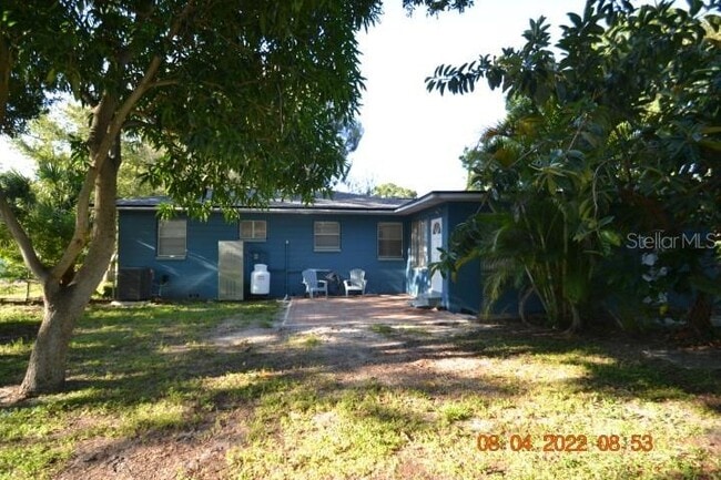 Building Photo - 2801 Sanders Dr