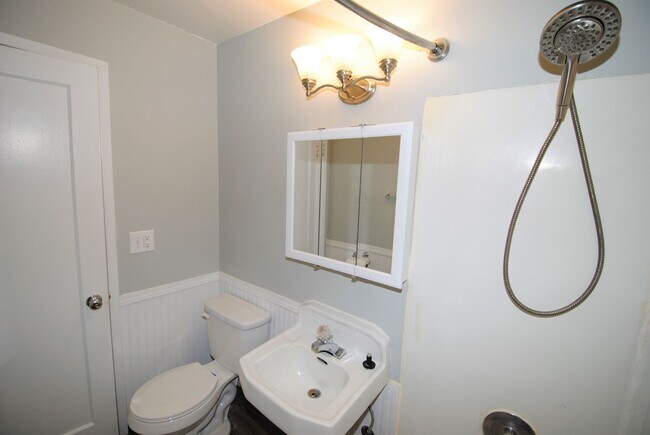 Building Photo - Lathrop St (1424/1426)