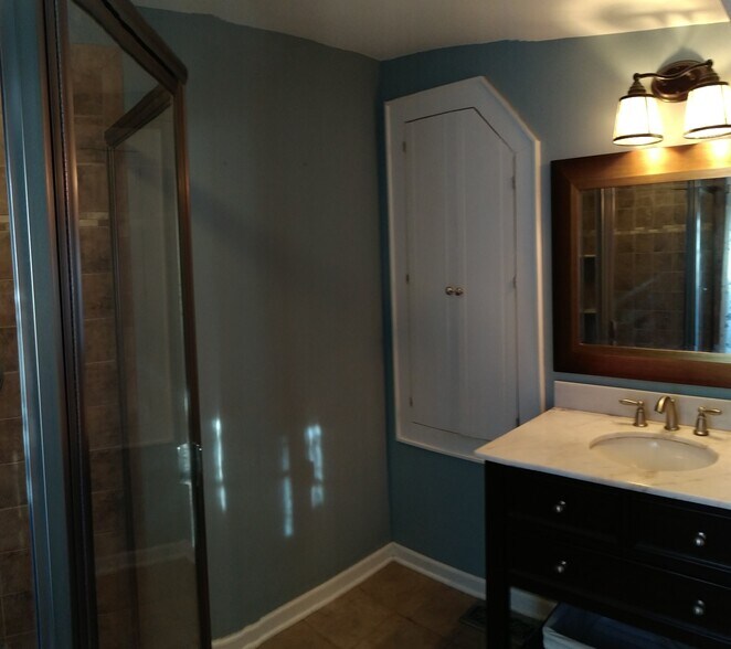 Building Photo - 4 Woodbine Ln