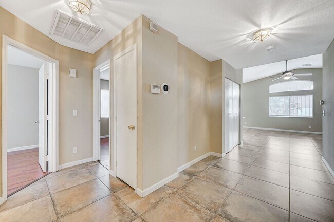 Building Photo - Rare Single Story Home with hard flooring!