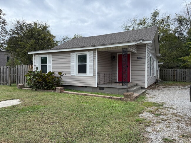 1/2 off one month with18 monthlease. "Cozy 3-Bedroom Home with 2 Baths in Huntsville's Heart - 1... - 1/2 off one month with18 monthlease.  "Cozy 3-Bedroom Home with 2 Baths in Huntsville's Heart - 1...