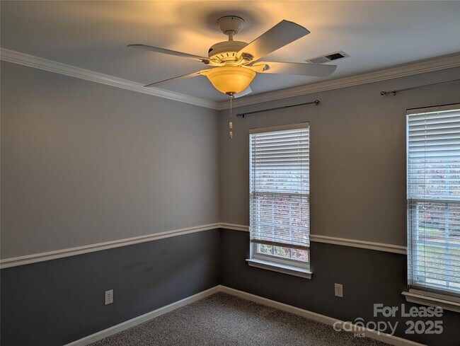 Building Photo - 1013 Muirfield Dr