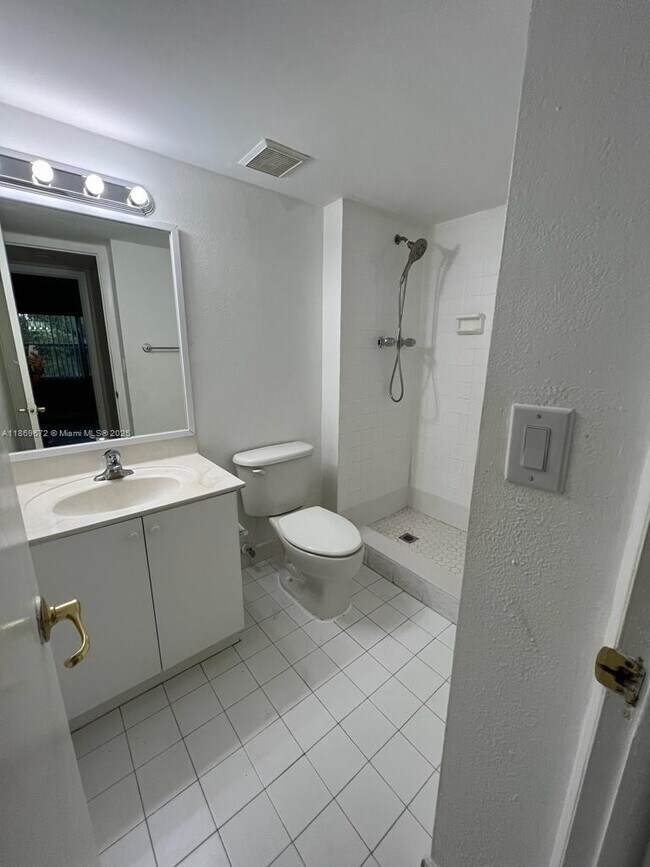 Building Photo - 4215 N University Dr