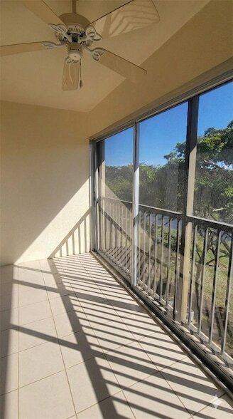 Building Photo - 901 SW 141st Ave