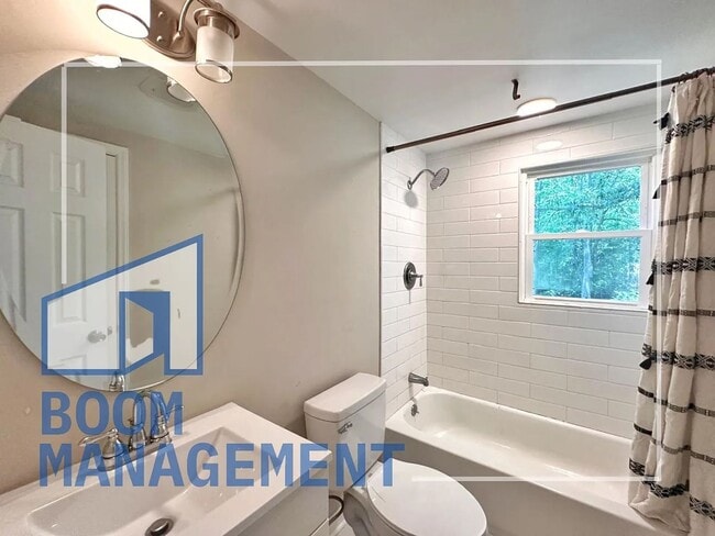 Building Photo - 200 Rencher St