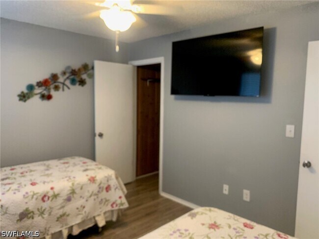 Building Photo - 1740 Pine Valley Dr