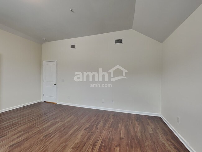 Building Photo - 108 Windyhill St