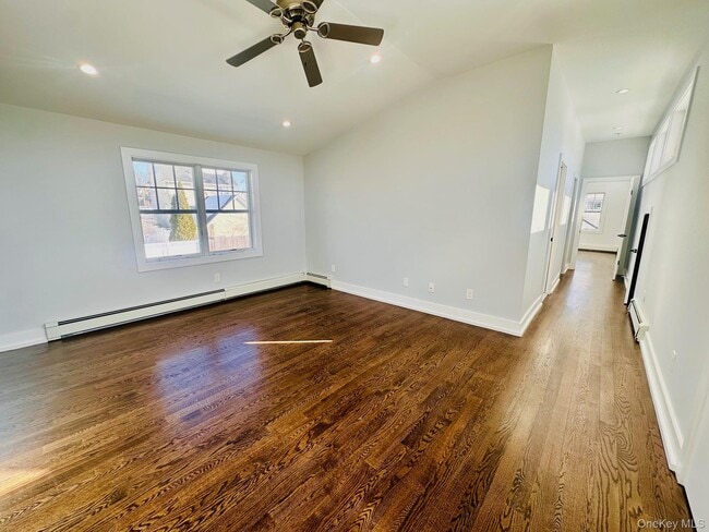 Building Photo - 11 W Glen Ave