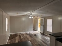 Building Photo - MOVE IN READY!