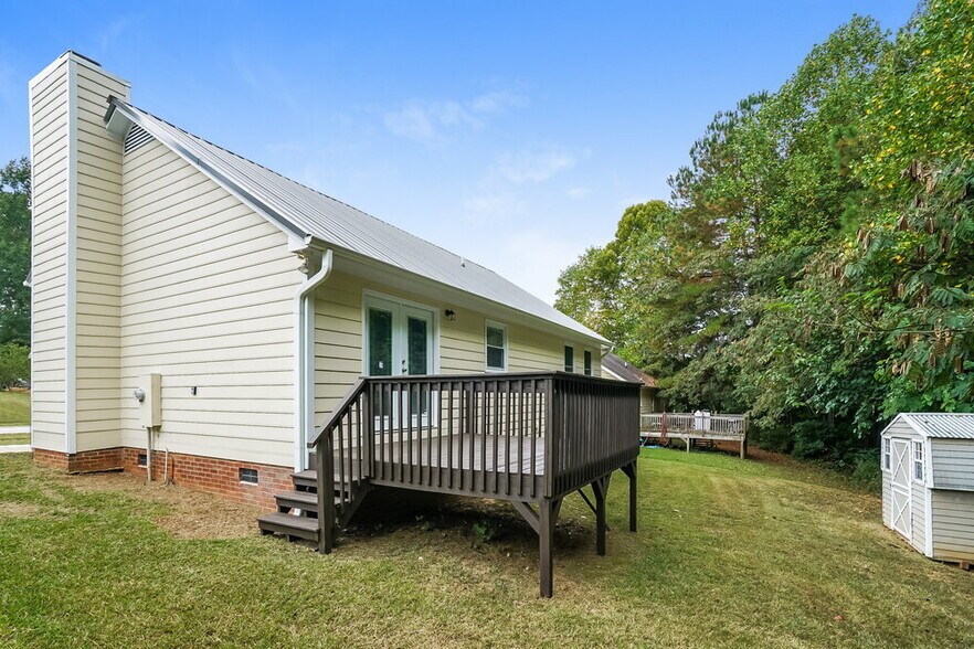 Building Photo - 1109 Ujamaa Dr