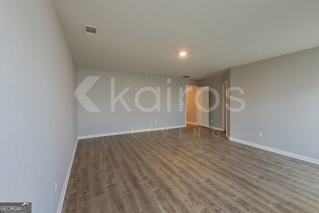 Building Photo - 3440 Bridgewood Dr