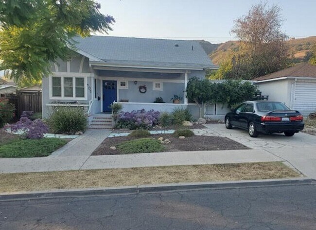 Primary Photo - 2 bedrooms 2 bath