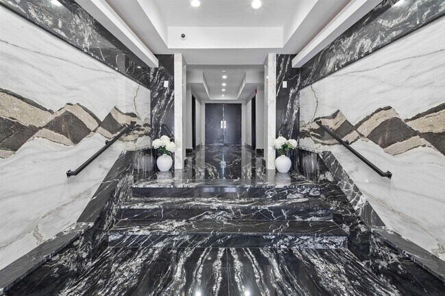 Primary Photo - 5311 Atlantic Ave