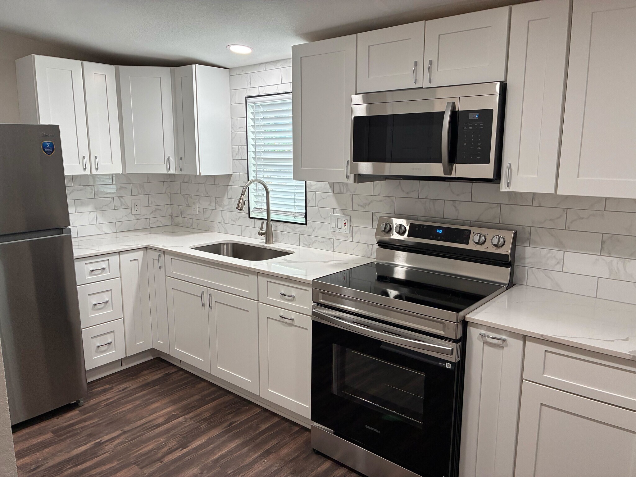 Building Photo - 1403 Darold Dr