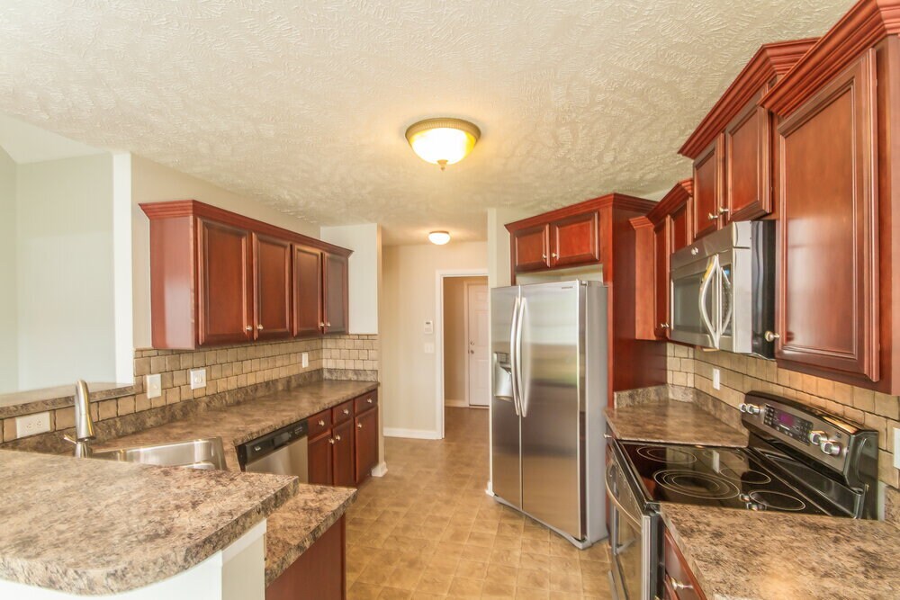 Building Photo - 5054 Betsy Ann Ave