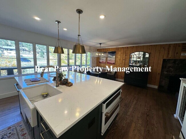 Building Photo - Cozy FURNISHED 2-Bed, 2-Bath Haven  on the...