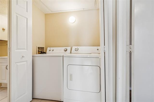 Building Photo - 2111 E Belt Line Rd