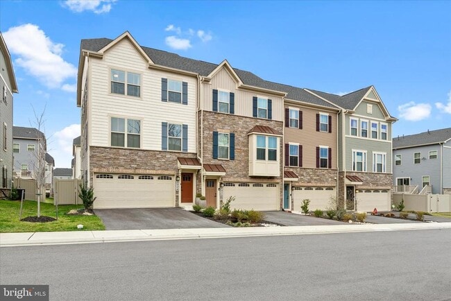 Building Photo - 5924 Pecking Stone St