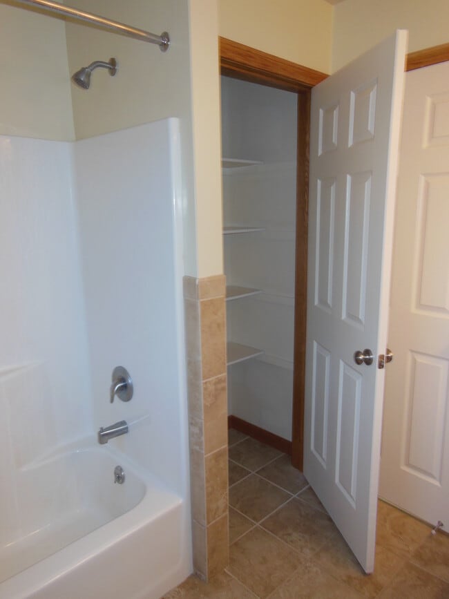 Building Photo - 1696 Orchard Park Rd