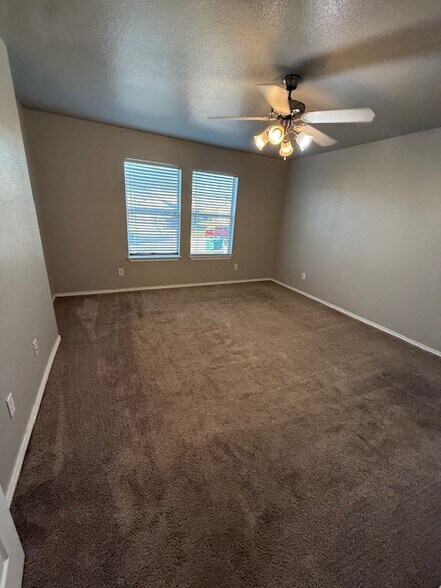 Building Photo - 702 Claremont Pky