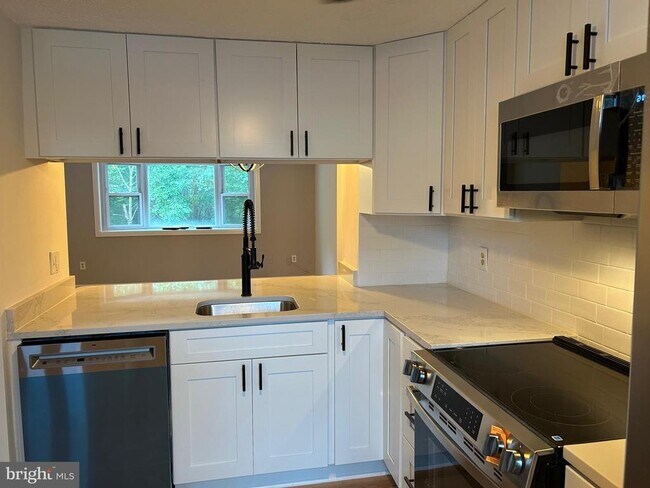 Building Photo - 8317 Brookvale Ct