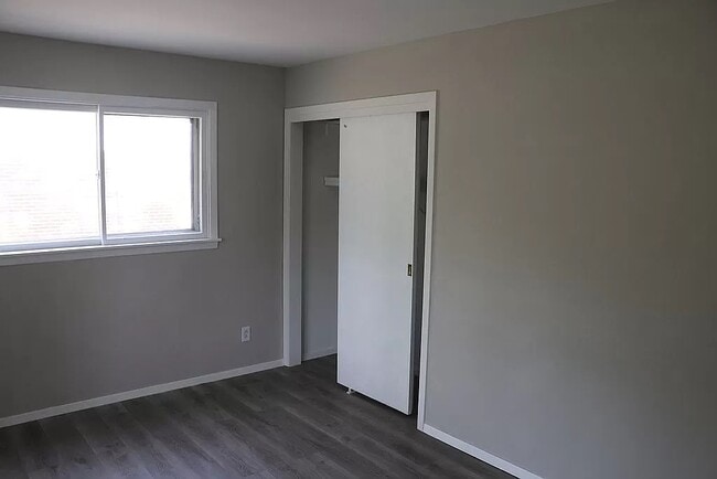 Building Photo - 312 Rowe Dr