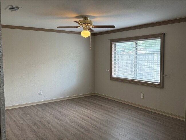 Building Photo - 15745 Covewood Cir