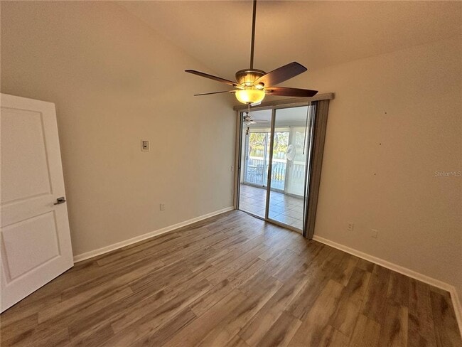 Building Photo - 864 Waterside Ln