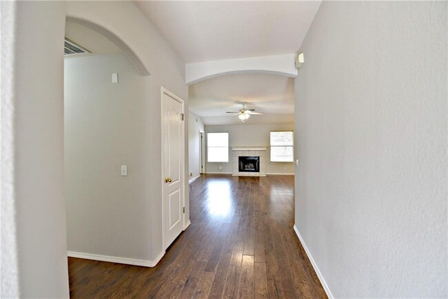 Building Photo - 1003 N Riviera Cir