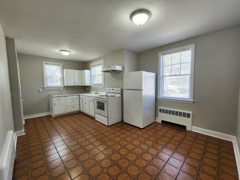 Building Photo - 383 Newhall St